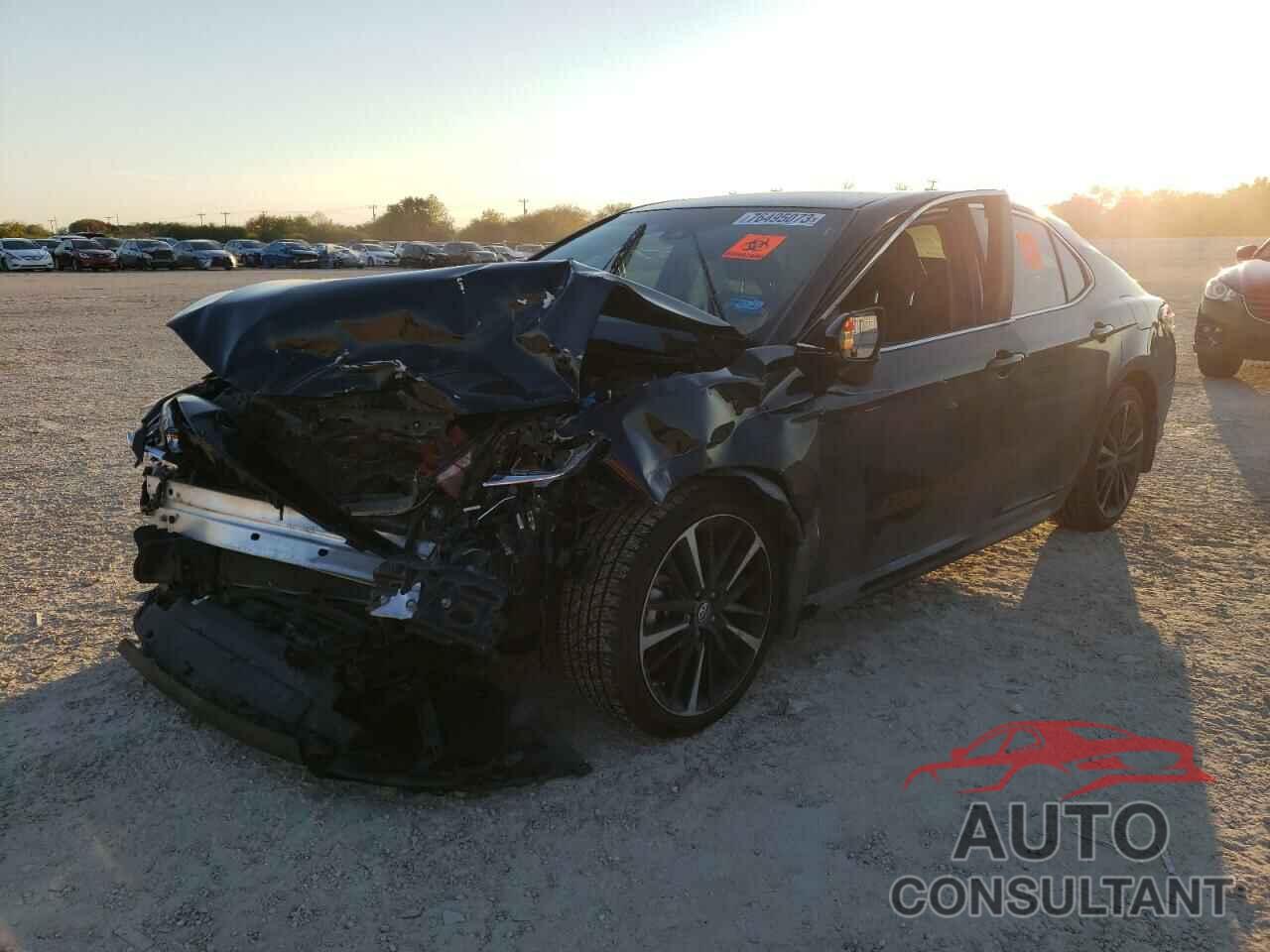 TOYOTA CAMRY 2018 - 4T1B11HKXJU073416