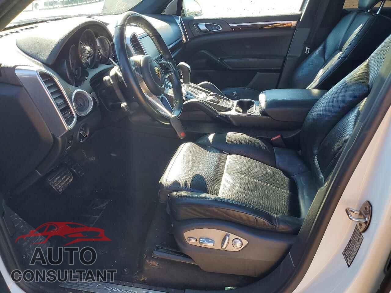 PORSCHE CAYENNE 2016 - WP1AA2A22GKA14668