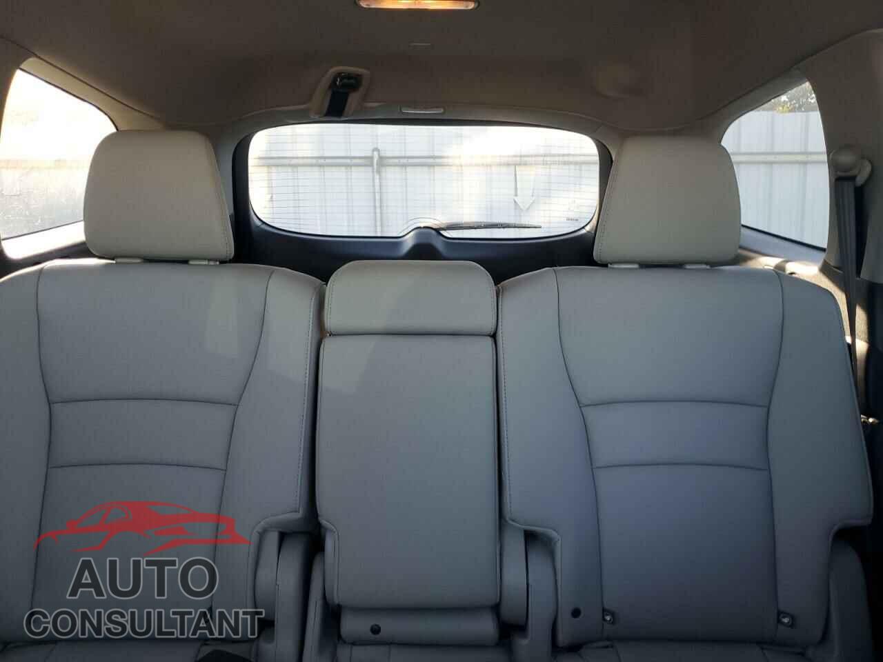 HONDA PILOT 2019 - 5FNYF6H58KB007643