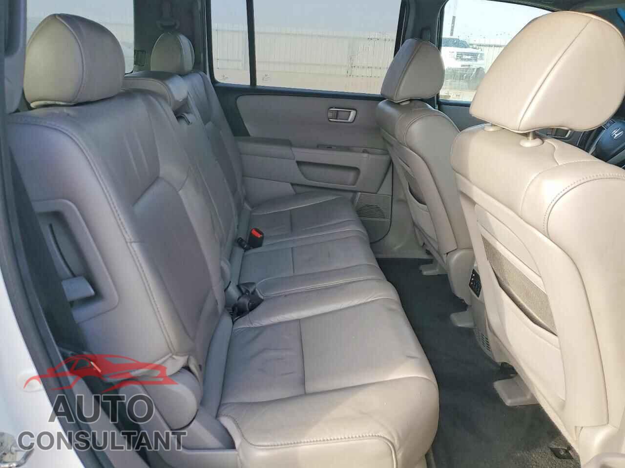HONDA PILOT 2011 - 5FNYF4H68BB084736