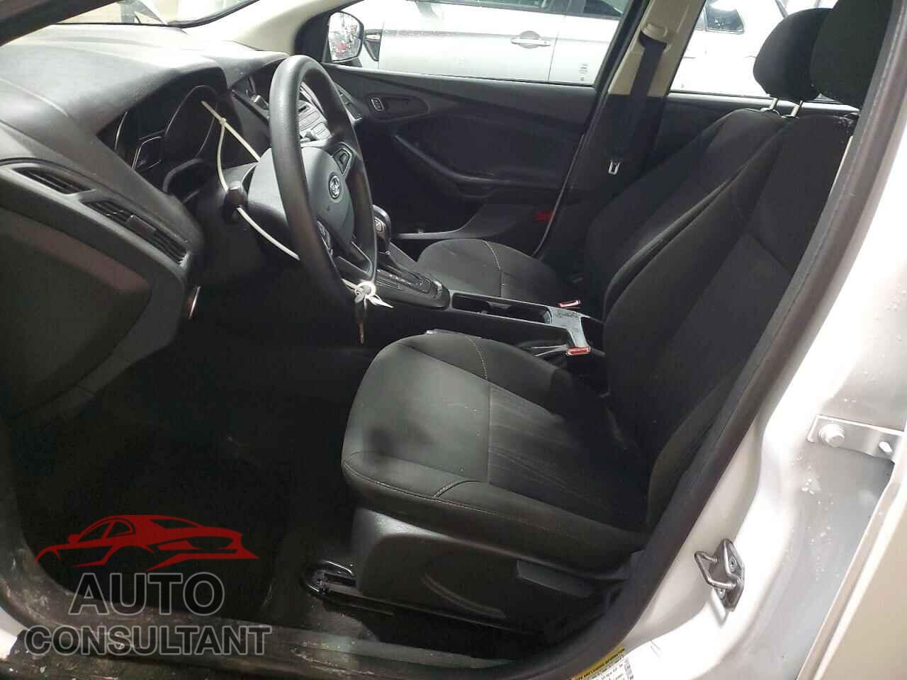 FORD FOCUS 2017 - 1FADP3E26HL277261