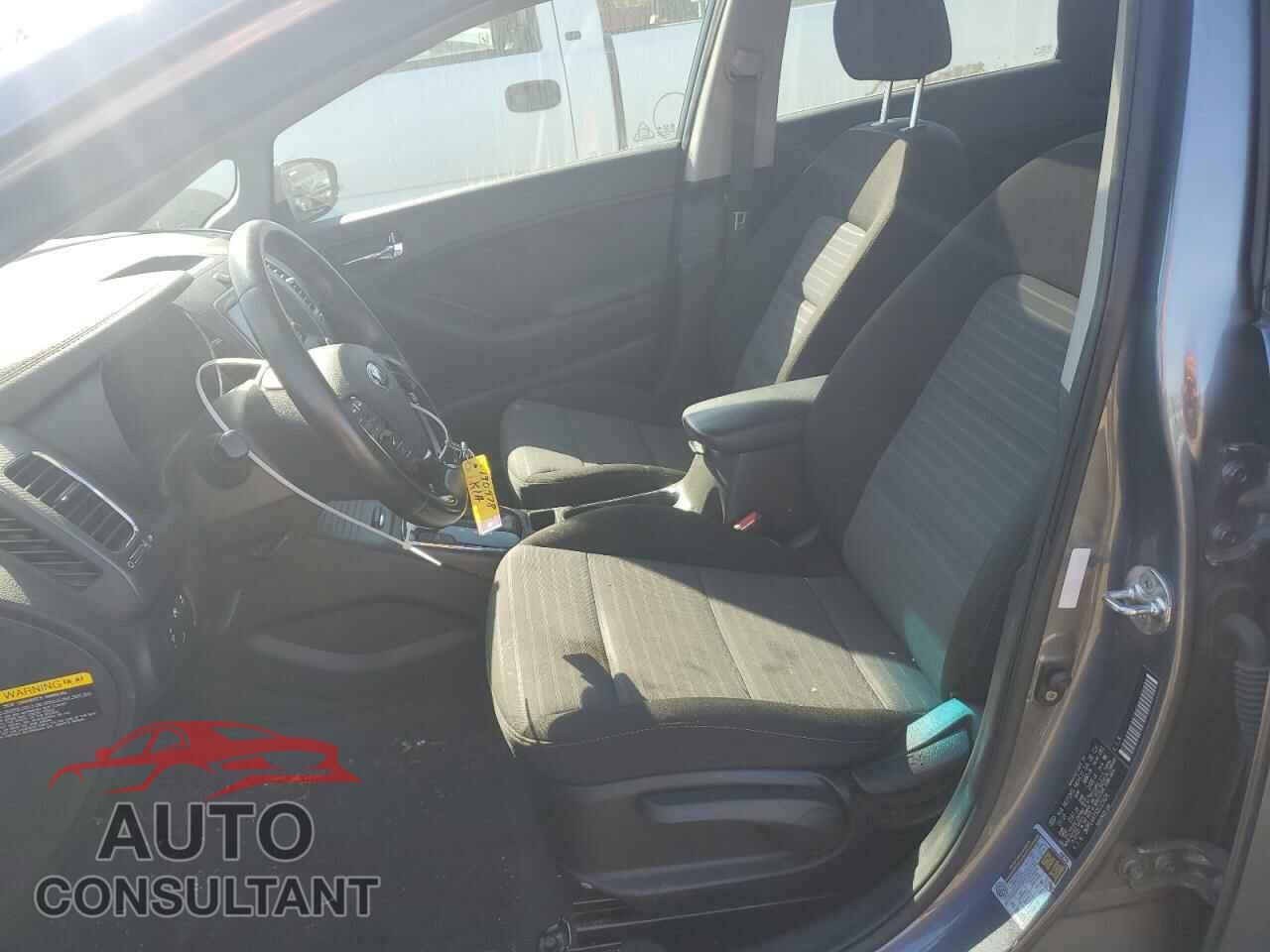 KIA FORTE 2018 - 3KPFL4A73JE225624