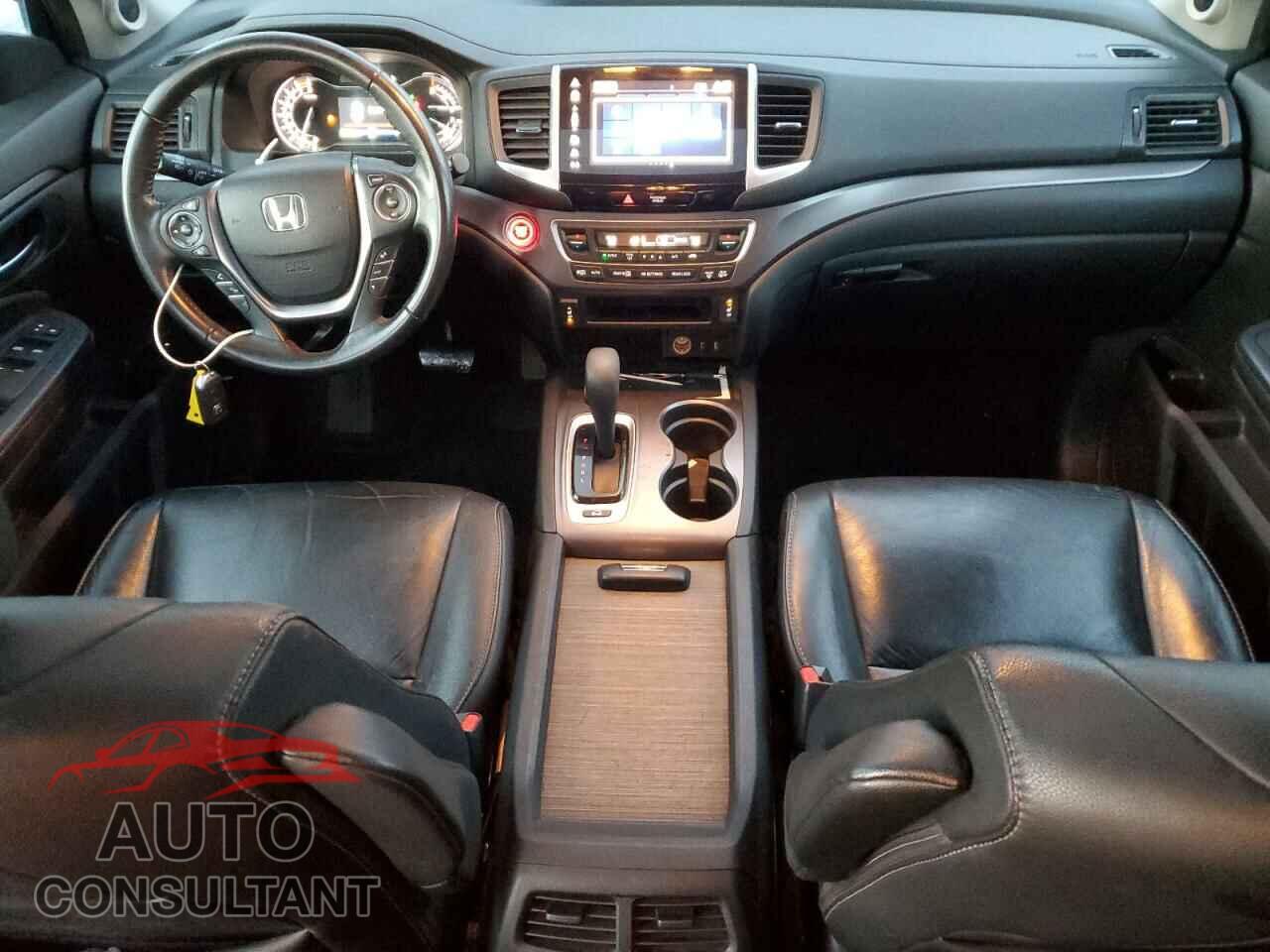 HONDA PILOT 2017 - 5FNYF6H53HB032961
