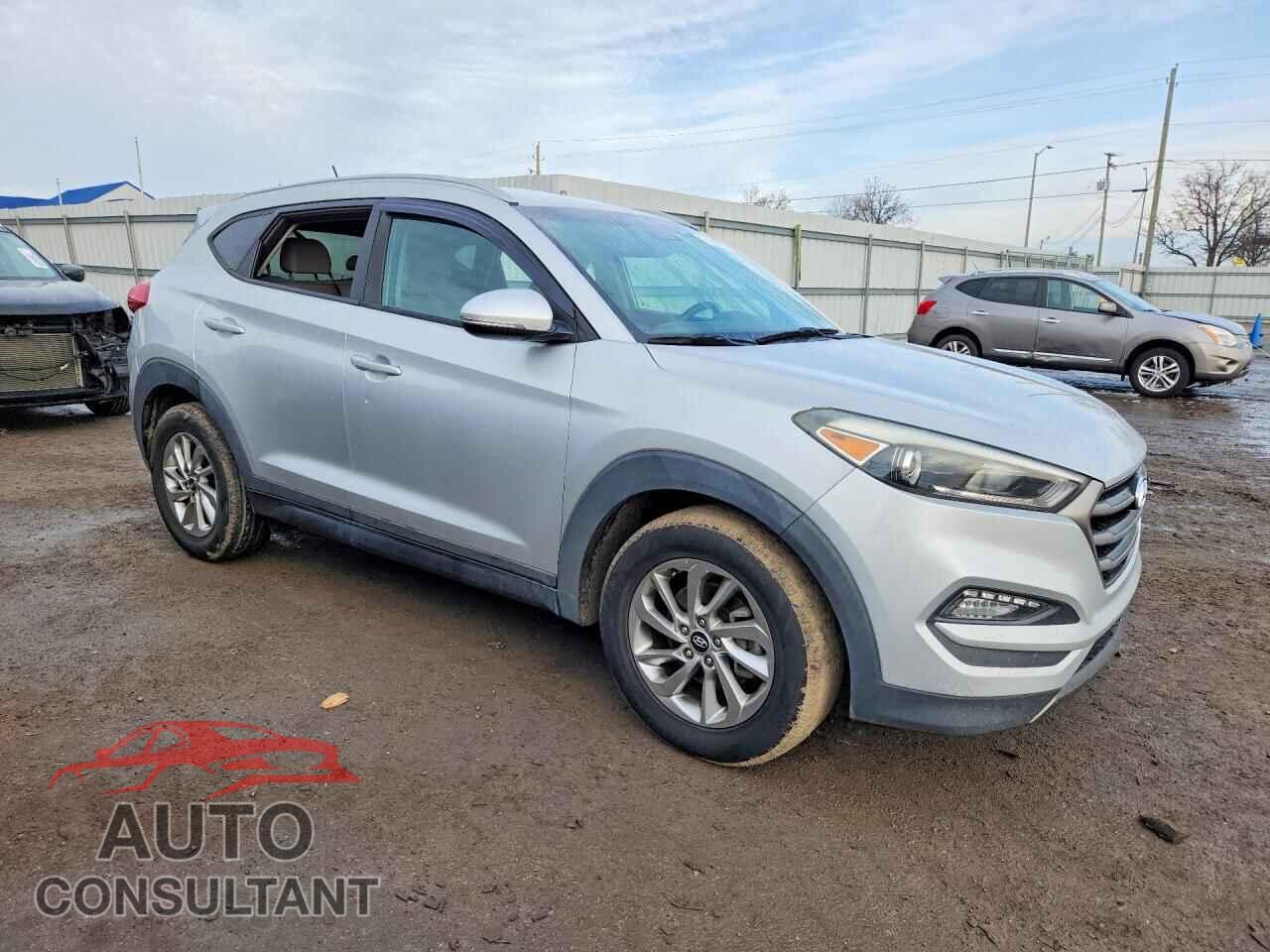 HYUNDAI TUCSON 2016 - KM8J33A28GU152149