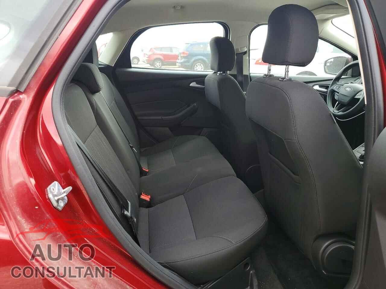 FORD FOCUS 2017 - 1FADP3K26HL332540