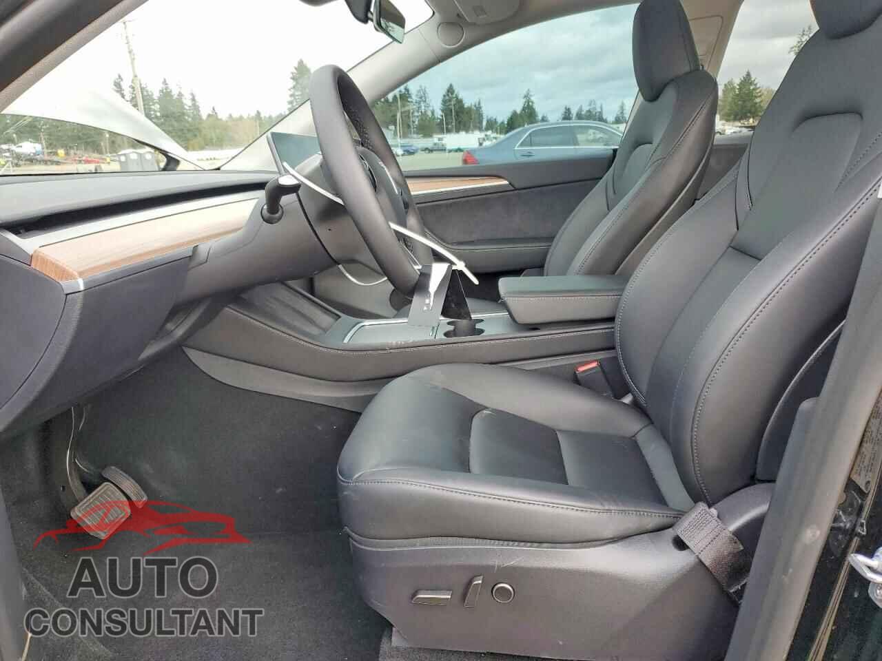 TESLA MODEL Y 2025 - 7SAYGDEE3SF250754