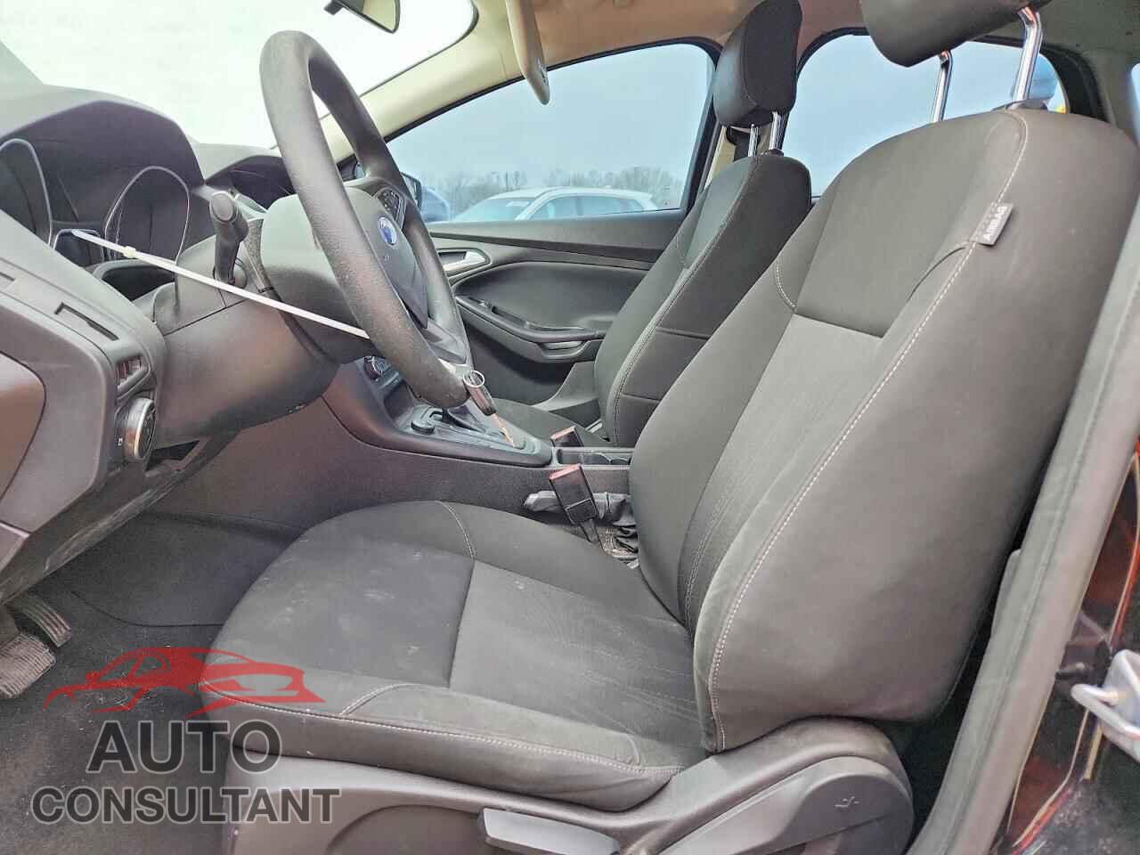 FORD FOCUS 2015 - 1FADP3F27FL340007