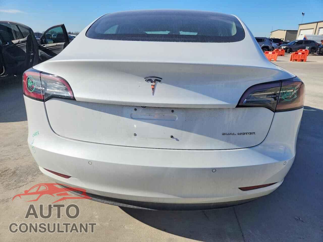 TESLA MODEL 3 2018 - 5YJ3E1EB8JF182533