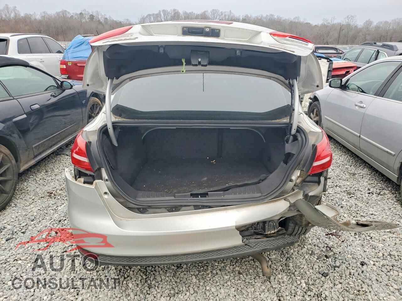 FORD FOCUS 2015 - 1FADP3F27FL238366