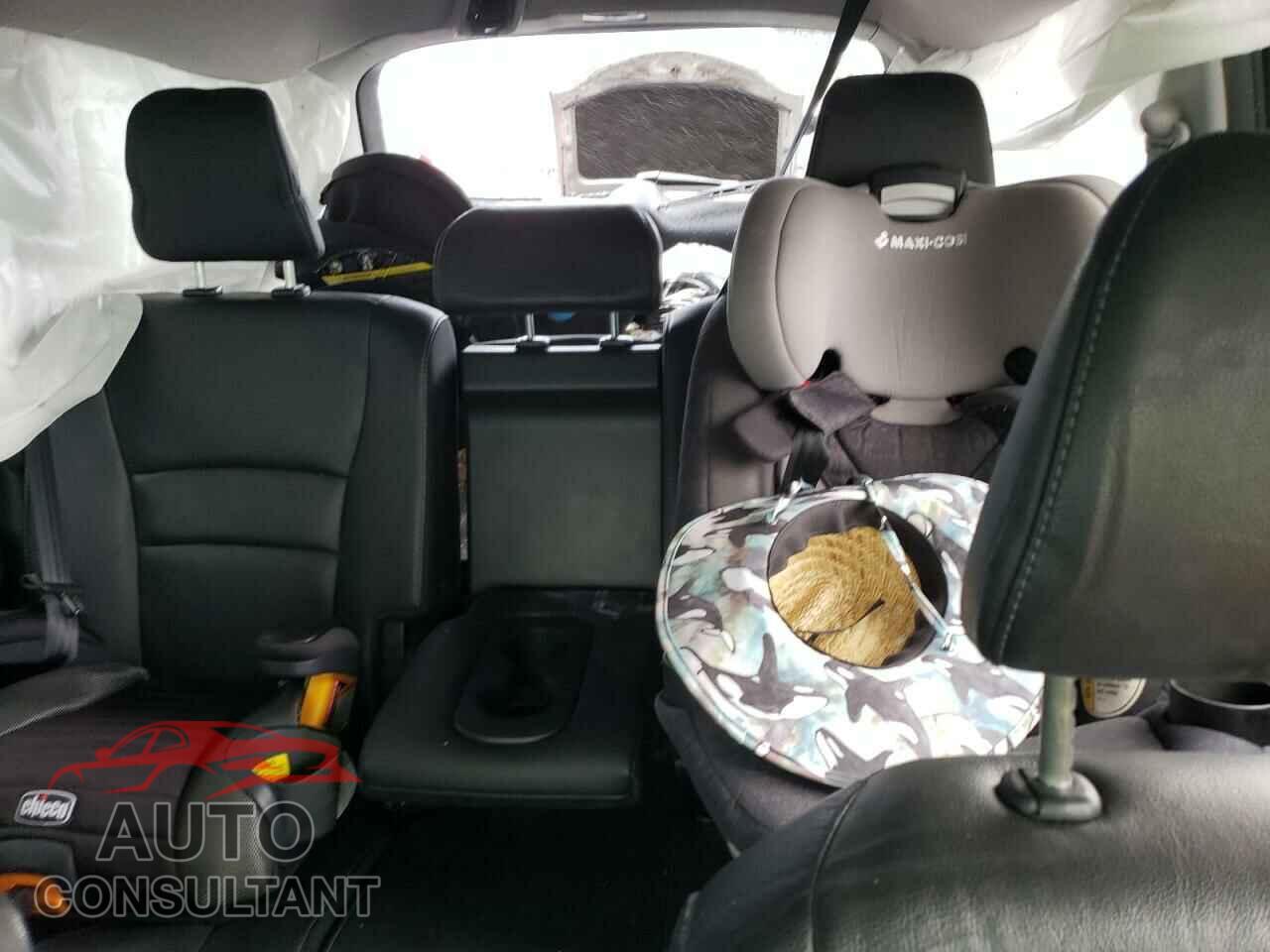 HONDA PILOT 2017 - 5FNYF6H55HB063645