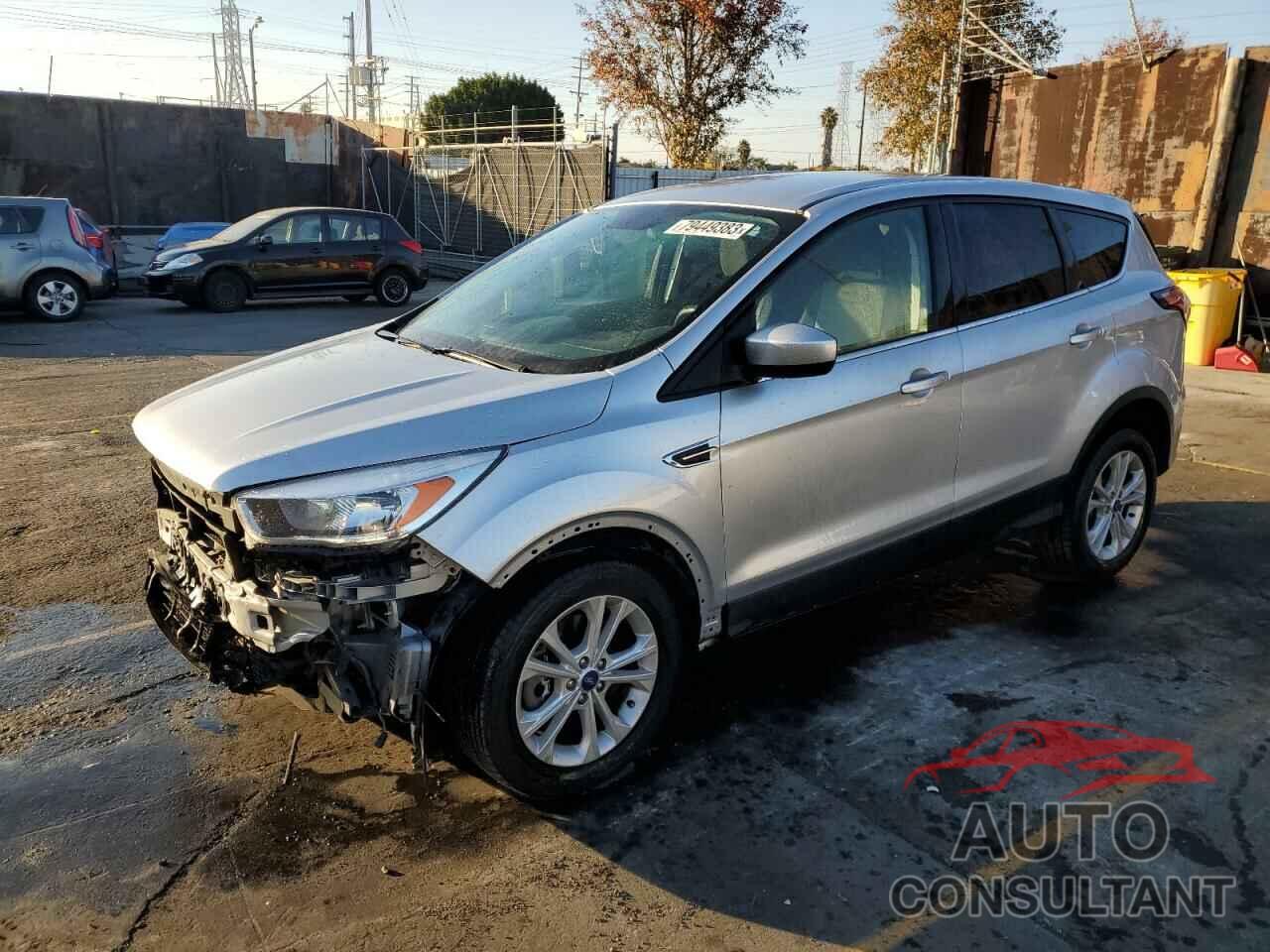 FORD ESCAPE 2017 - 1FMCU9G91HUD44656