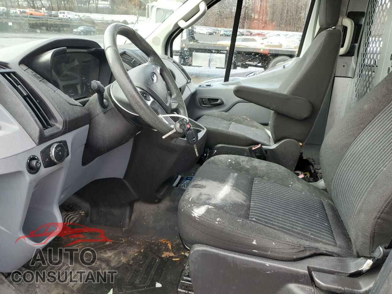 FORD TRANSIT 2019 - 1FTYR1YM7KKA42128