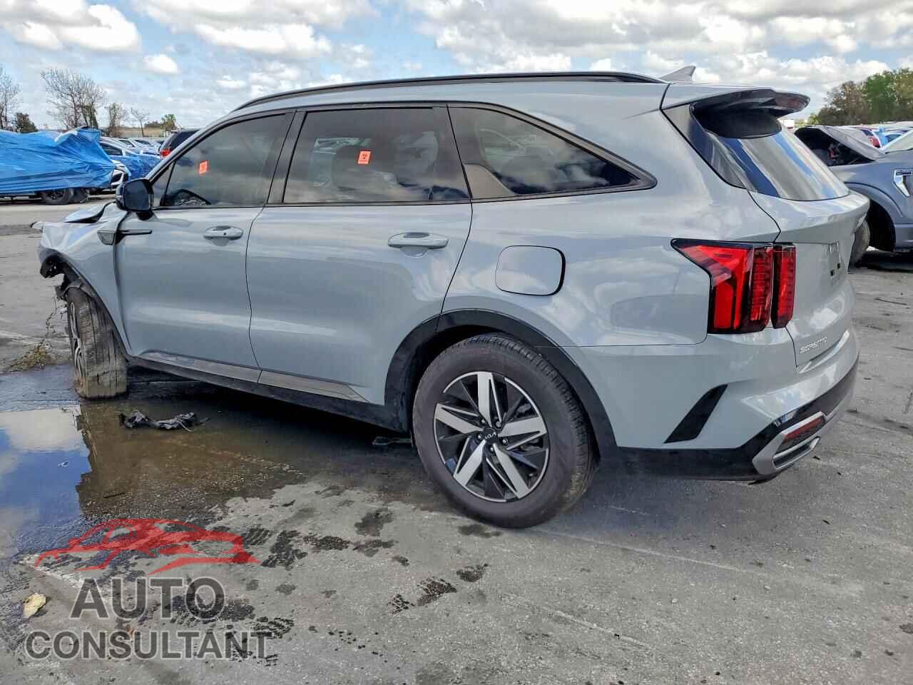 KIA SORENTO 2023 - 5XYRH4LF2PG229307