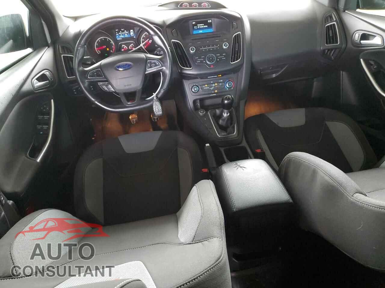 FORD FOCUS 2015 - 1FADP3L95FL288023