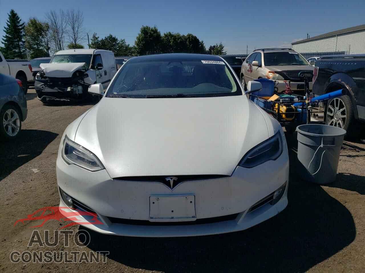 TESLA MODEL S 2017 - 5YJSA1E23HF200227