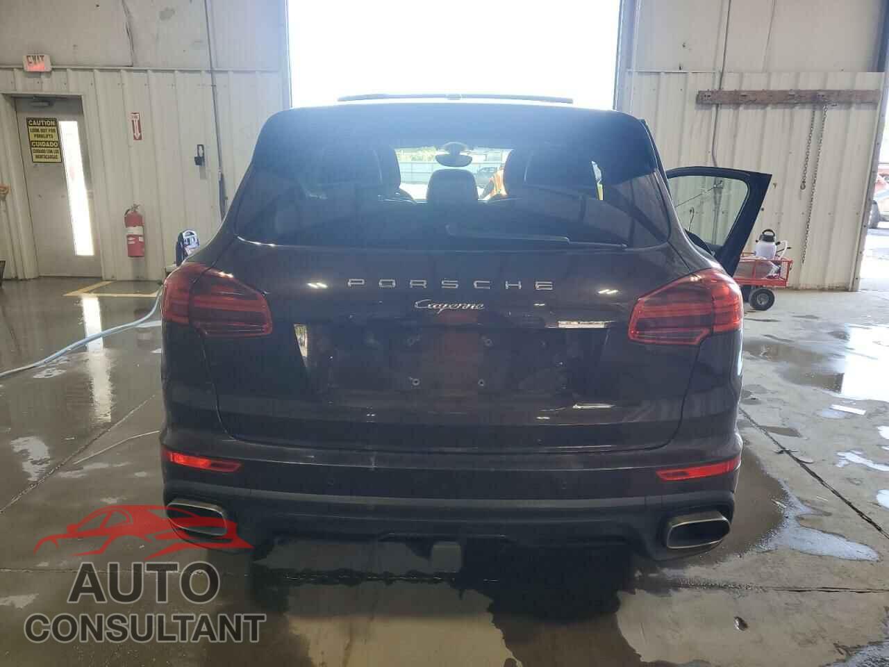 PORSCHE CAYENNE 2016 - WP1AF2A2XGKA43174