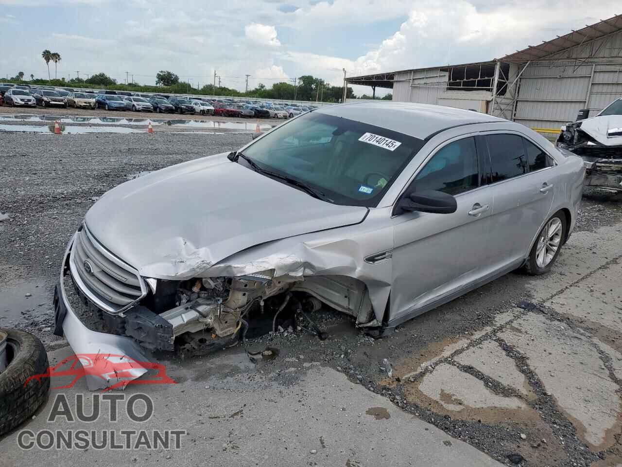 FORD TAURUS 2017 - 1FAHP2D88HG108787