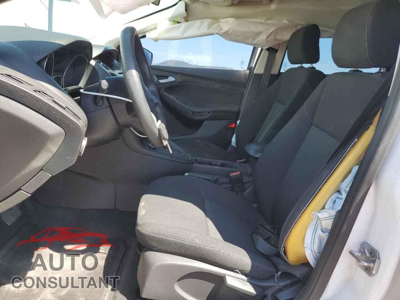 FORD FOCUS 2017 - 1FADP3F20HL207012