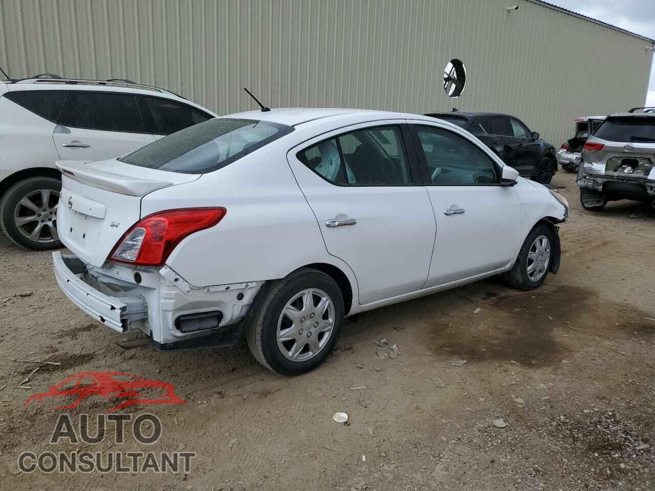 NISSAN VERSA 2017 - 3N1CN7AP7HL856139