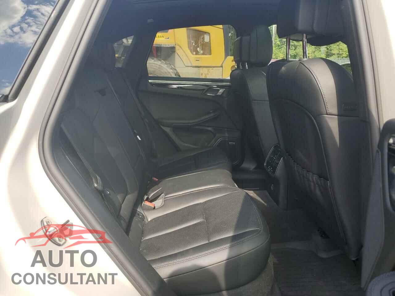 PORSCHE MACAN 2021 - WP1AA2A56MLB00663