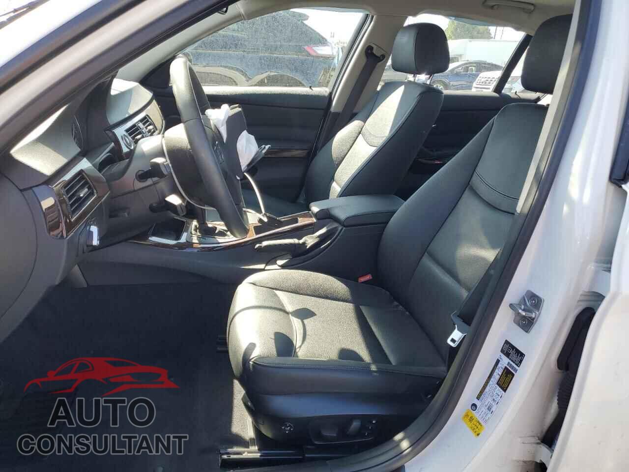 BMW 3 SERIES 2011 - WBAPH7C52BE461047