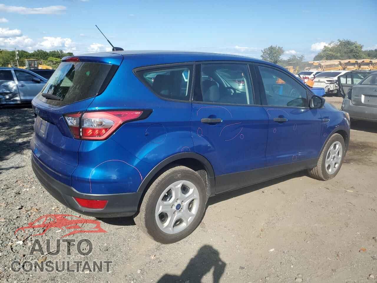 FORD ESCAPE 2017 - 1FMCU0F71HUC44357