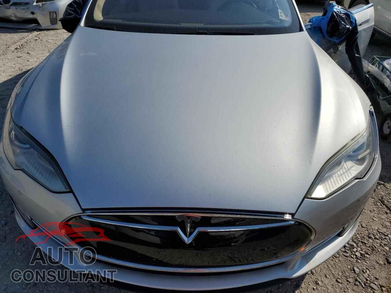 TESLA MODEL S 2015 - 5YJSA1H28FF082992