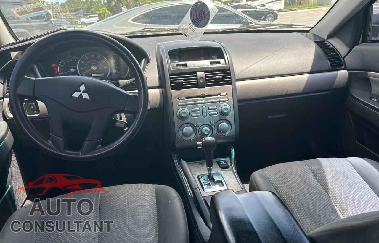 MITSUBISHI GALANT 2011 - 4A32B2FFXBE011617