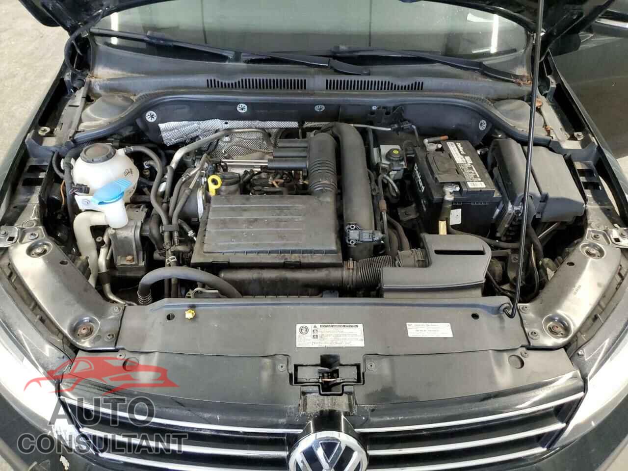 VOLKSWAGEN JETTA 2018 - 3VWDB7AJ9JM242566