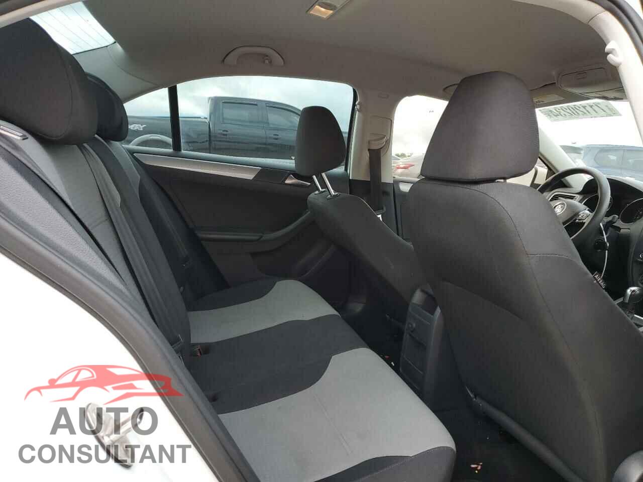 VOLKSWAGEN JETTA 2017 - 3VW2B7AJ5HM381529