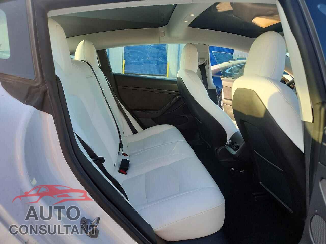 TESLA MODEL 3 2021 - 5YJ3E1EA3MF995144
