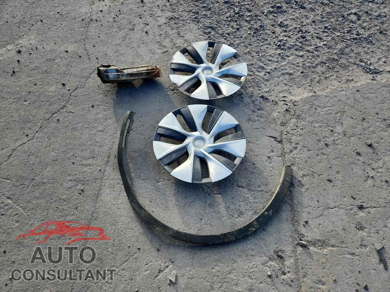 TESLA MODEL Y 2023 - 7SAYGDEE3PF714262