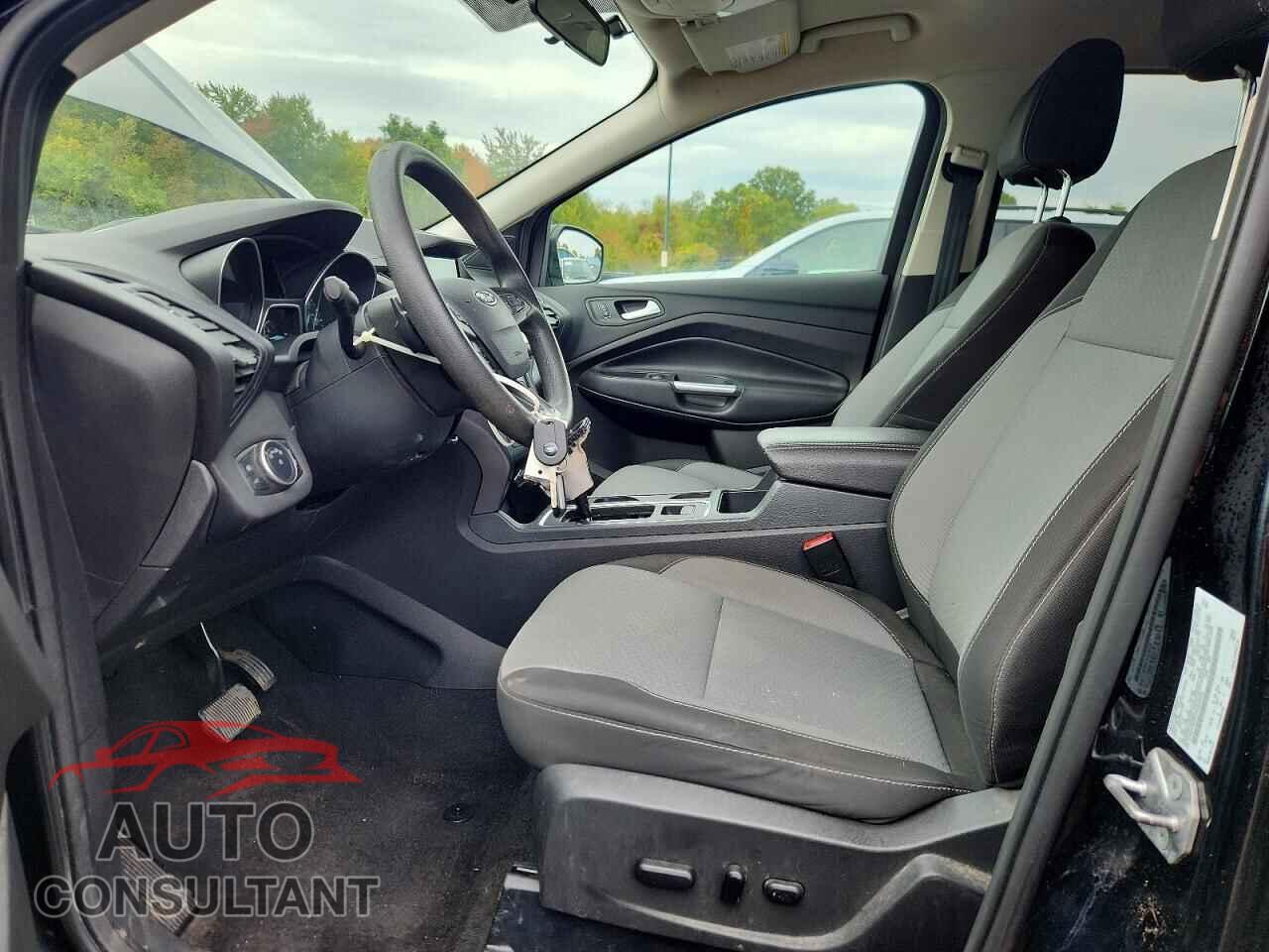 FORD ESCAPE 2017 - 1FMCU9G93HUB55524