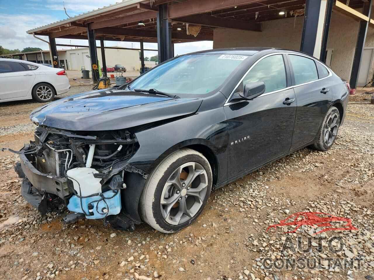 CHEVROLET MALIBU 2021 - 1G1ZD5ST8MF022680