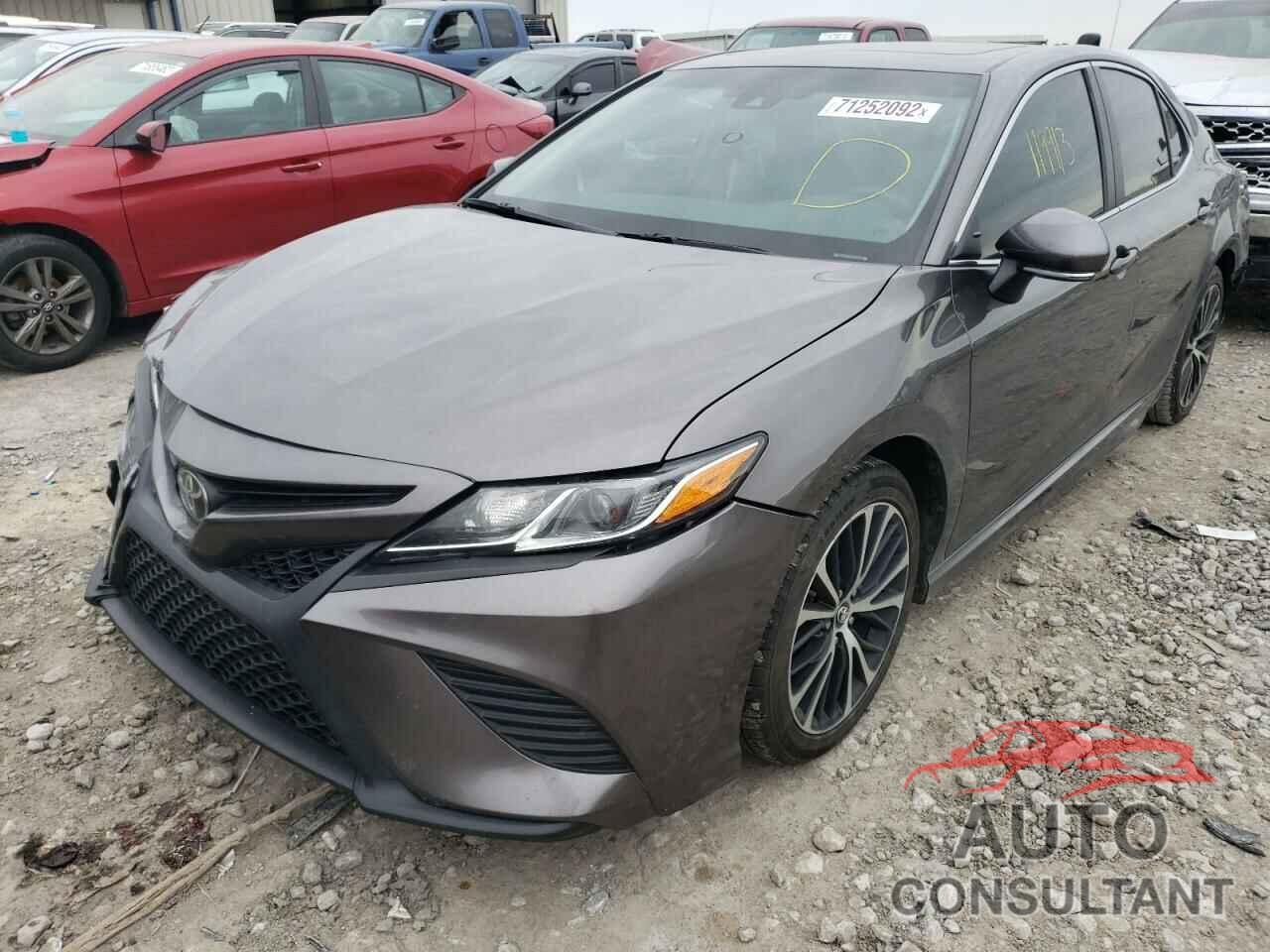 TOYOTA CAMRY 2018 - 4T1B11HK5JU543965