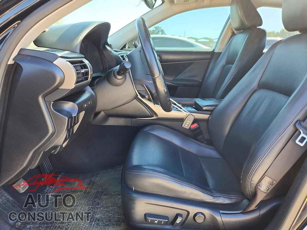 LEXUS IS 2014 - JTHBF1D24E5039224