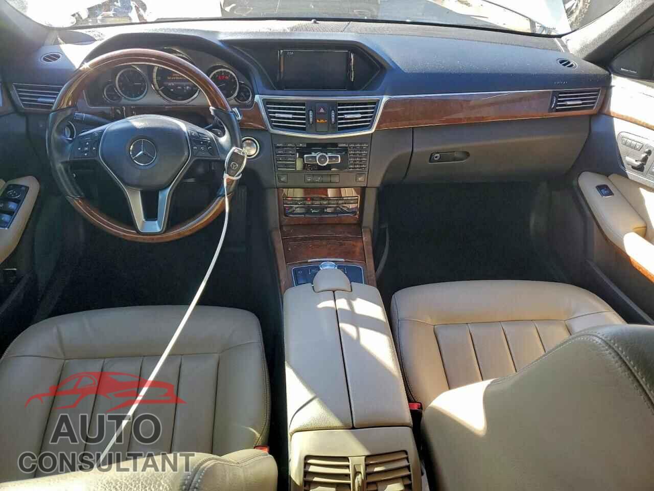 MERCEDES-BENZ E-CLASS 2013 - WDDHF5KB0DA743857