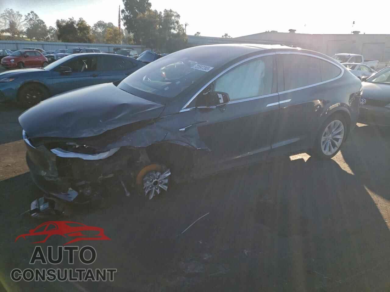 TESLA MODEL X 2018 - 5YJXCBE21JF130125