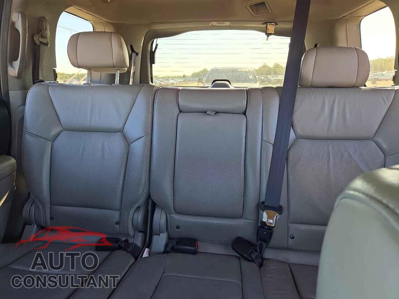HONDA PILOT 2011 - 5FNYF3H52BB032889