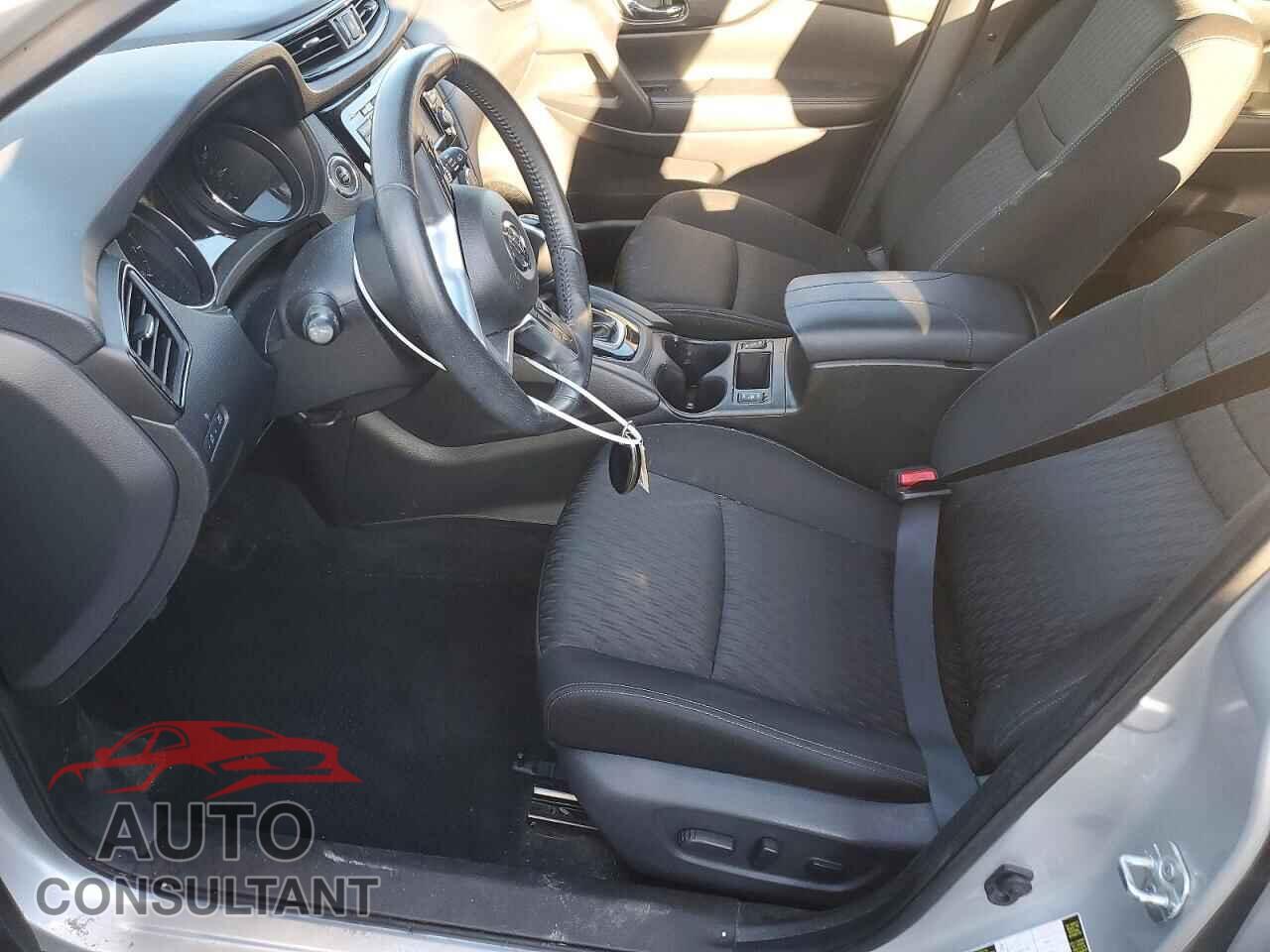 NISSAN ROGUE 2018 - KNMAT2MV3JP608066