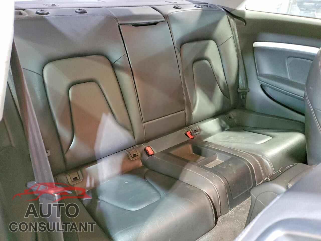 AUDI A5 2010 - WAULFAFR2AA057932