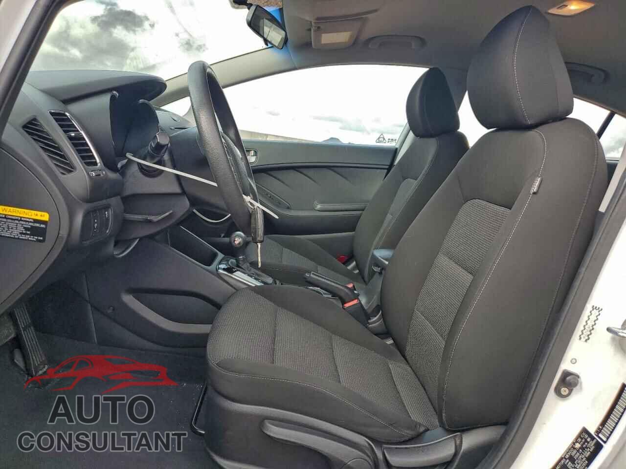 KIA FORTE 2017 - 3KPFK4A76HE052954