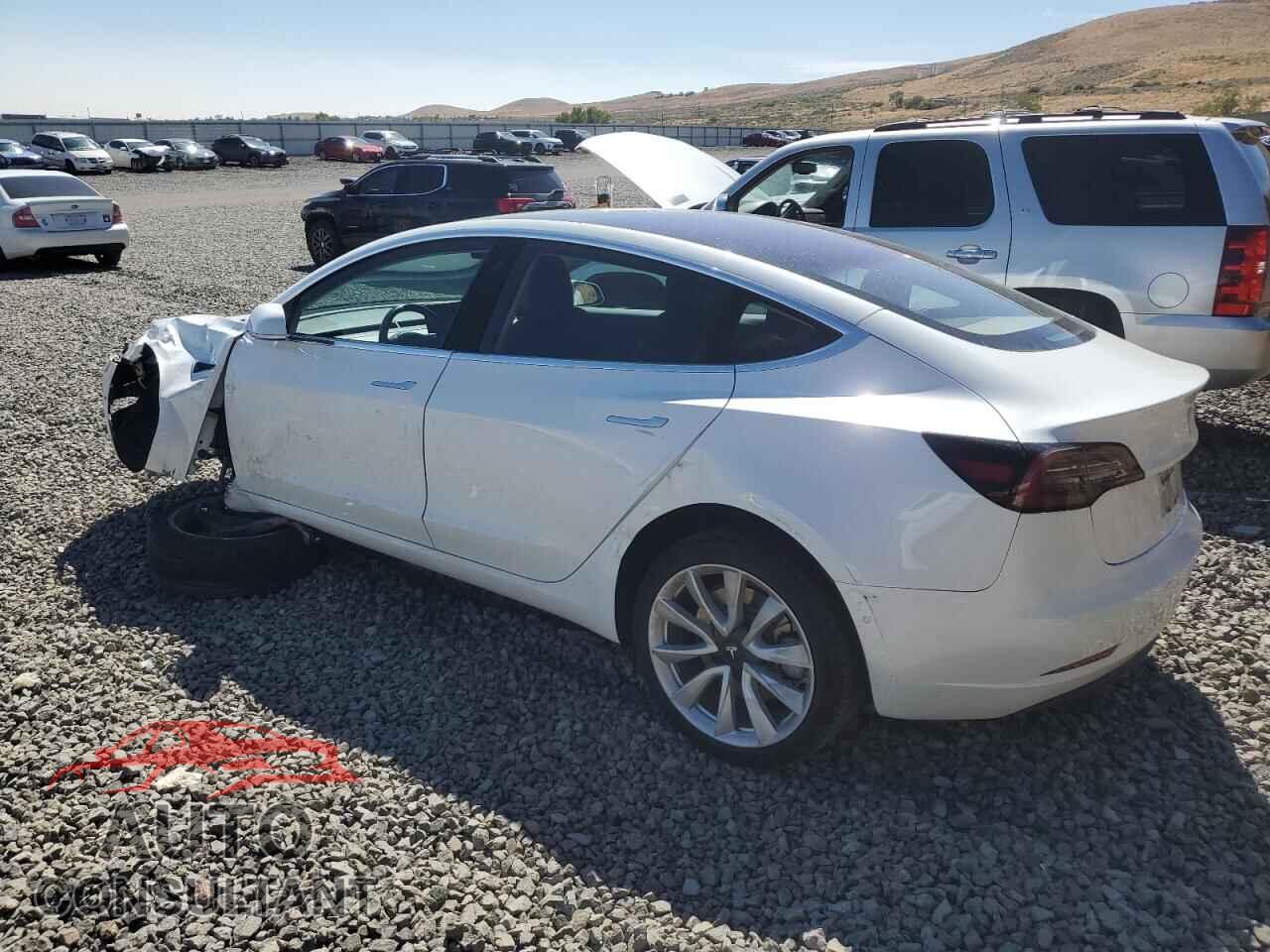 TESLA MODEL 3 2018 - 5YJ3E1EA4JF015867