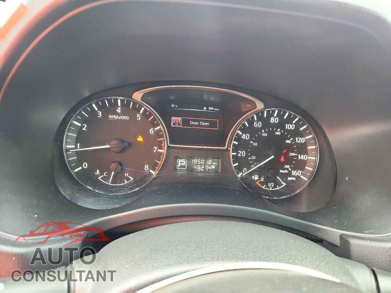 NISSAN PATHFINDER 2015 - 5N1AR2MN7FC657604