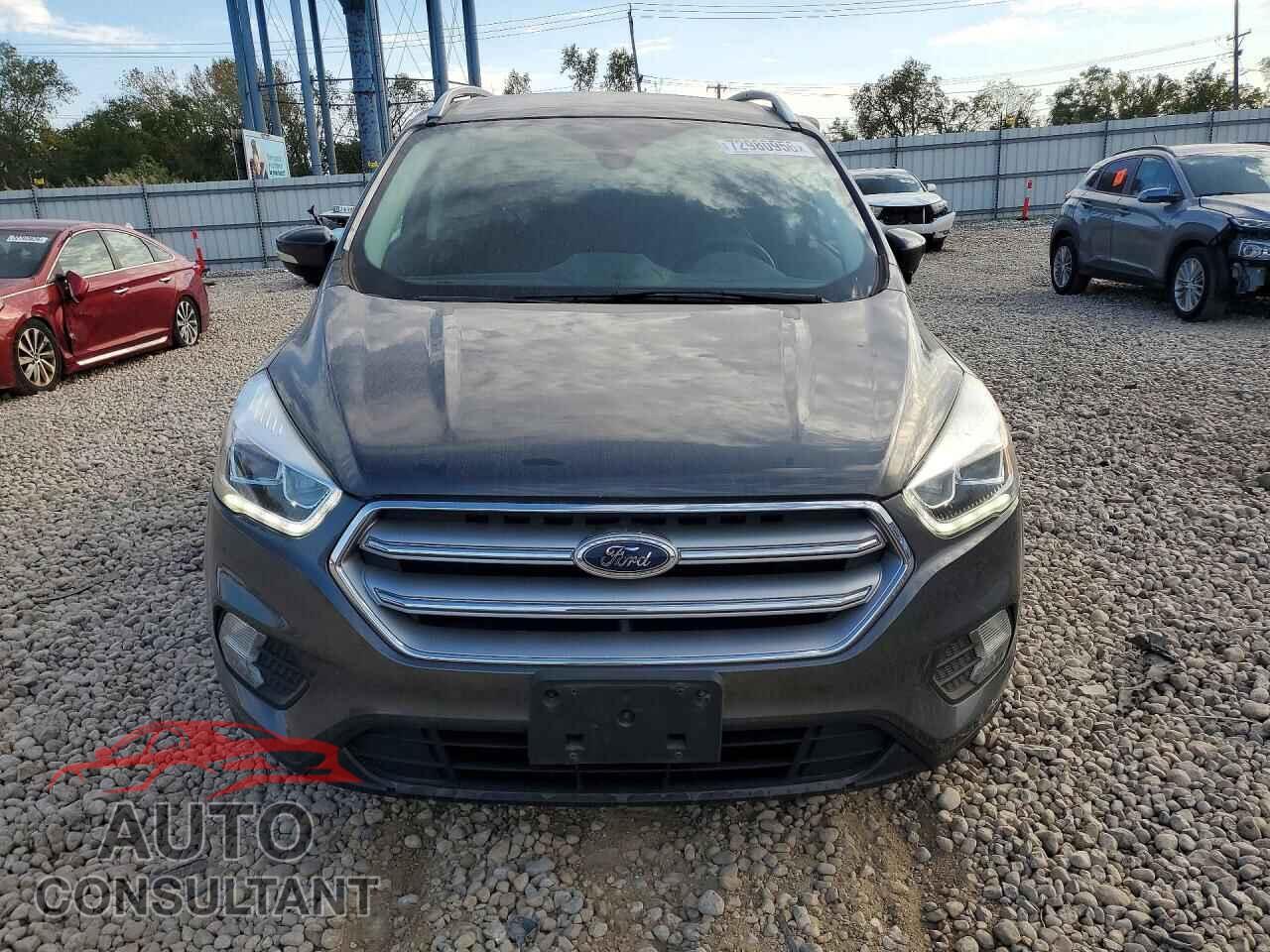 FORD ESCAPE 2017 - 1FMCU0JD5HUD36066