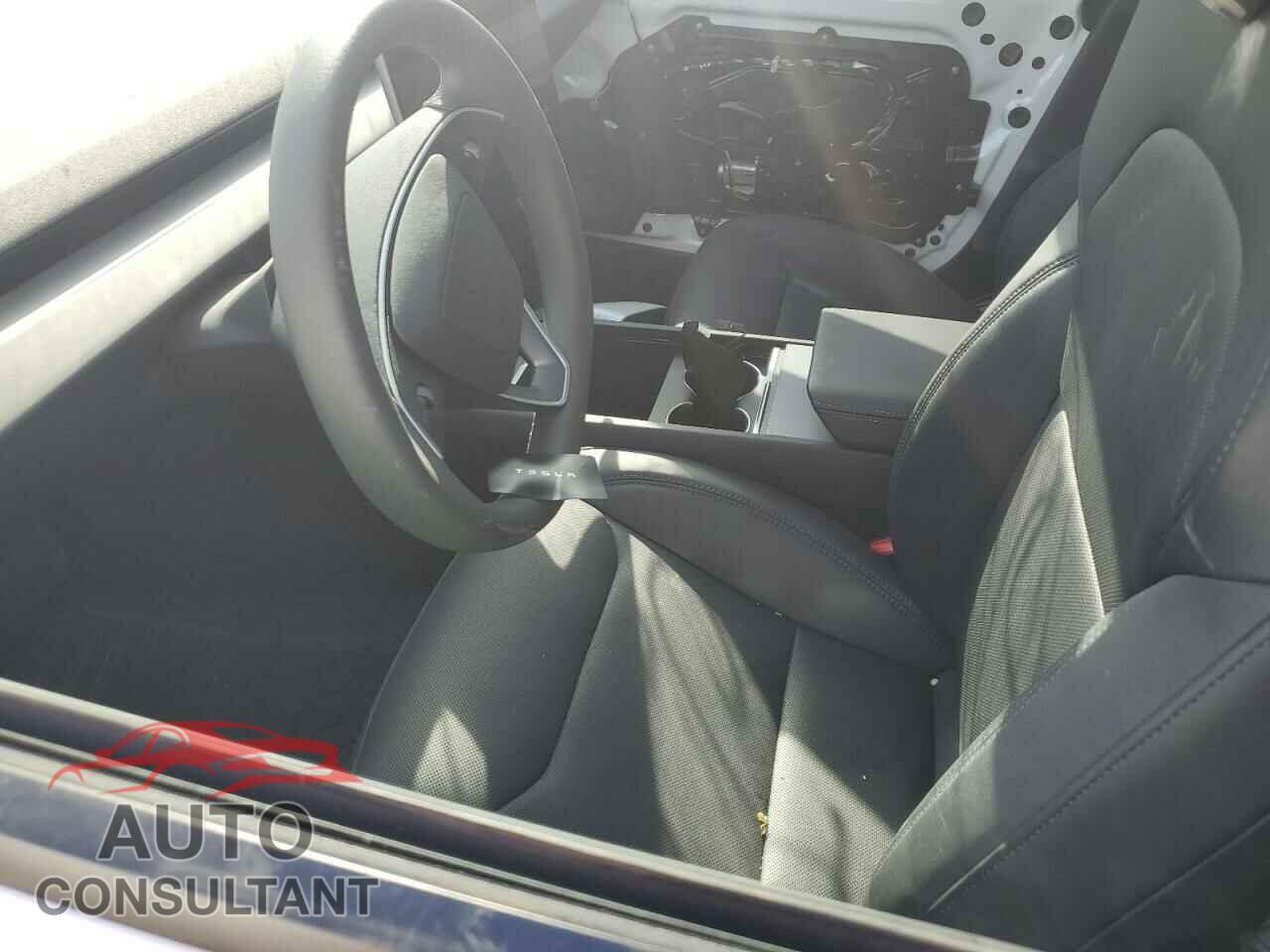 TESLA MODEL 3 2024 - 5YJ3E1EA8RF732803