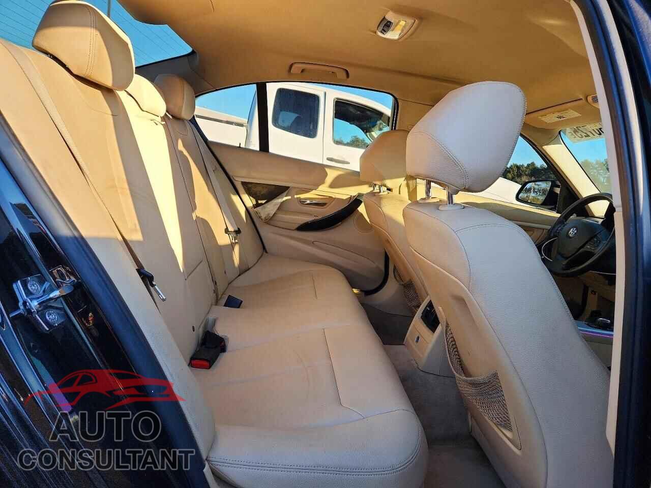 BMW 3 SERIES 2012 - WBA3A5C51CF349701