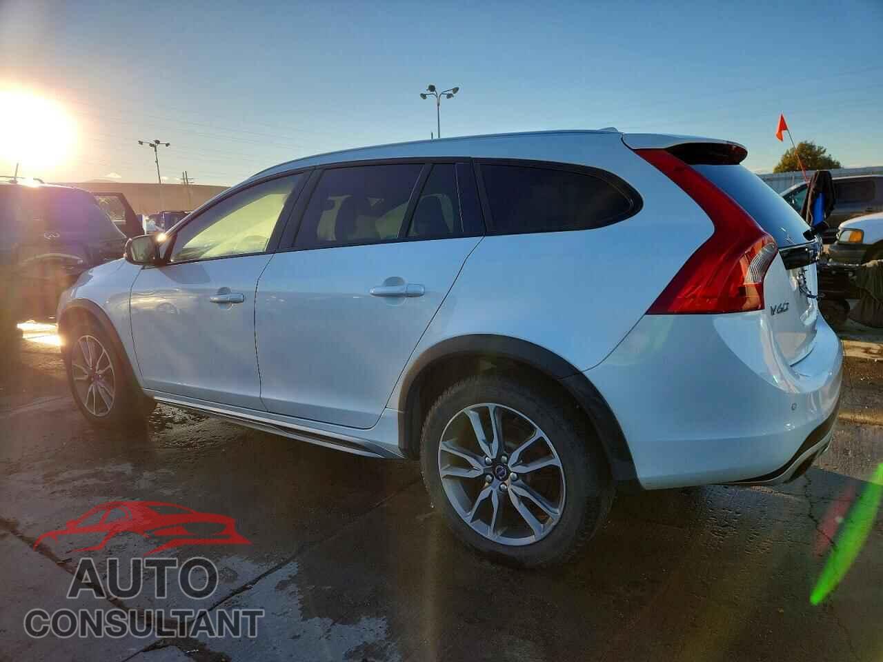 VOLVO V60 2015 - YV4612HM5F1000649