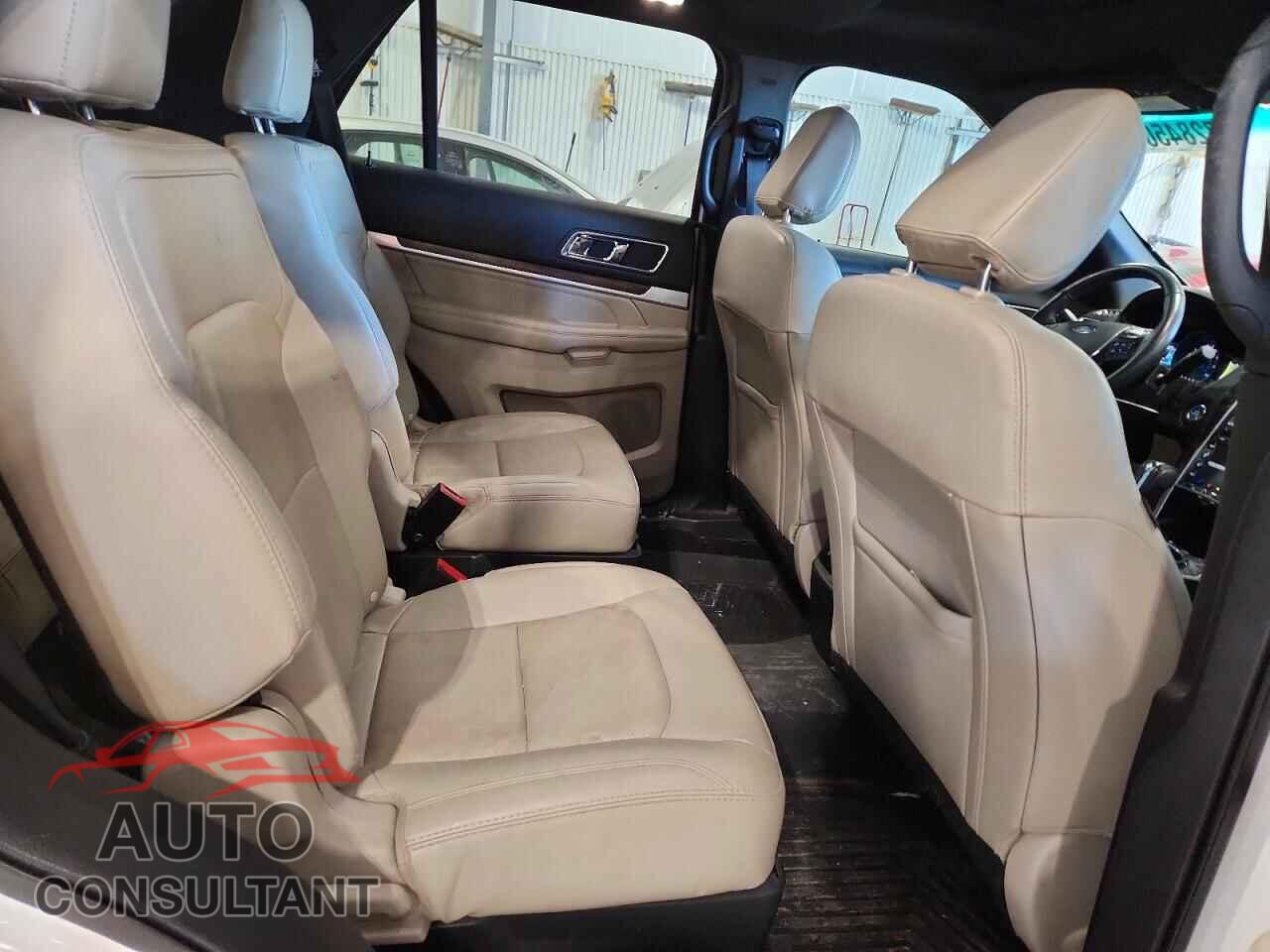 FORD EXPLORER 2018 - 1FM5K7F82JGC70101