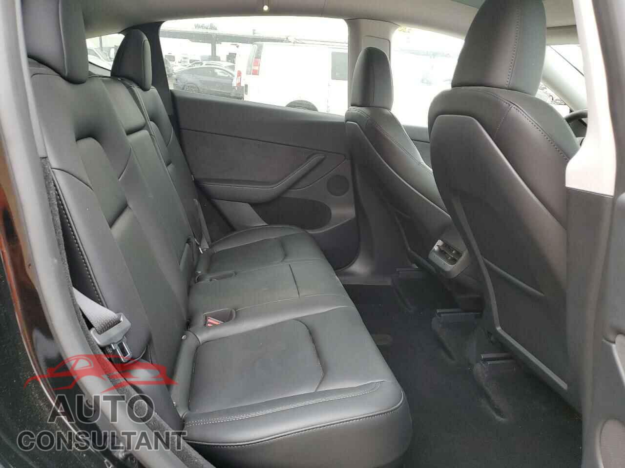 TESLA MODEL Y 2023 - 7SAYGDEE8PF862827